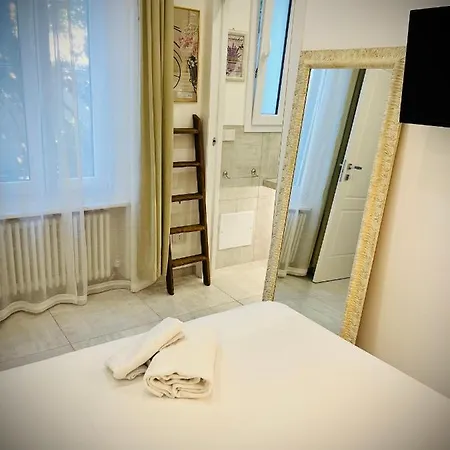 Whitehouse Apartment *