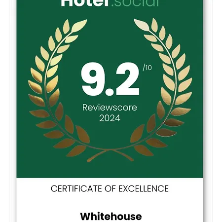 Whitehouse Apartment *